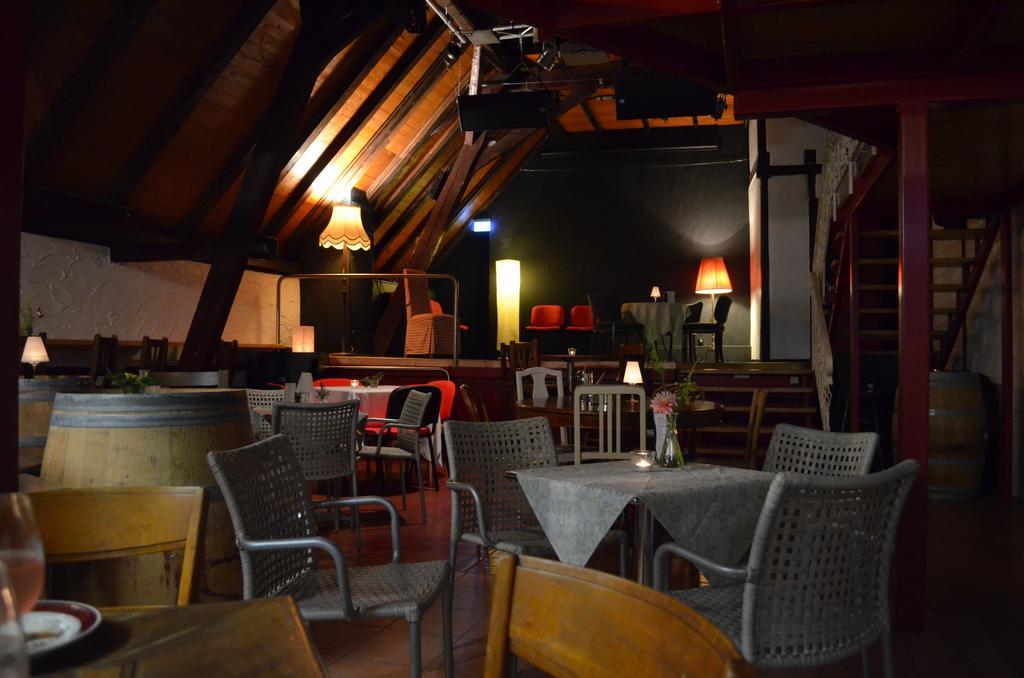 Hotel "Cafe Verkehrt" - Wellcome Motorbiker, Berufsleute Und Reisende Im Schwarzwald Oberhof  Dış mekan fotoğraf